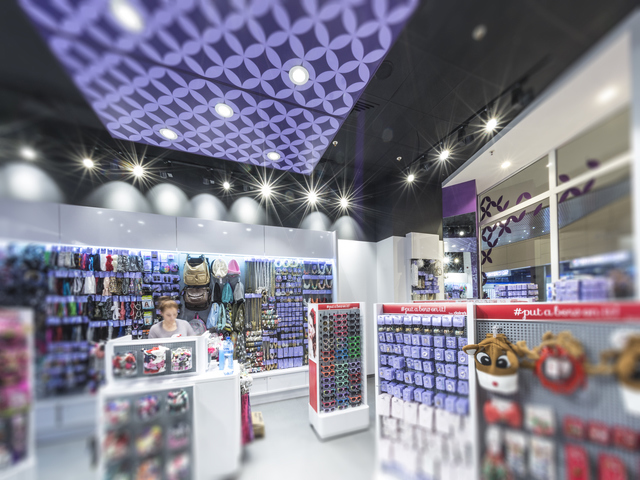  Claire's,    